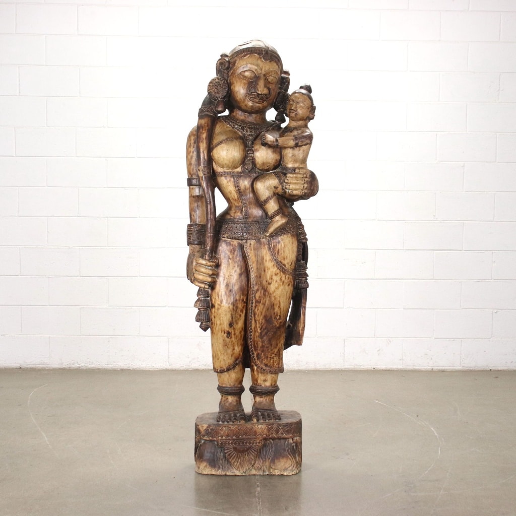 Statua di divinità indiana.